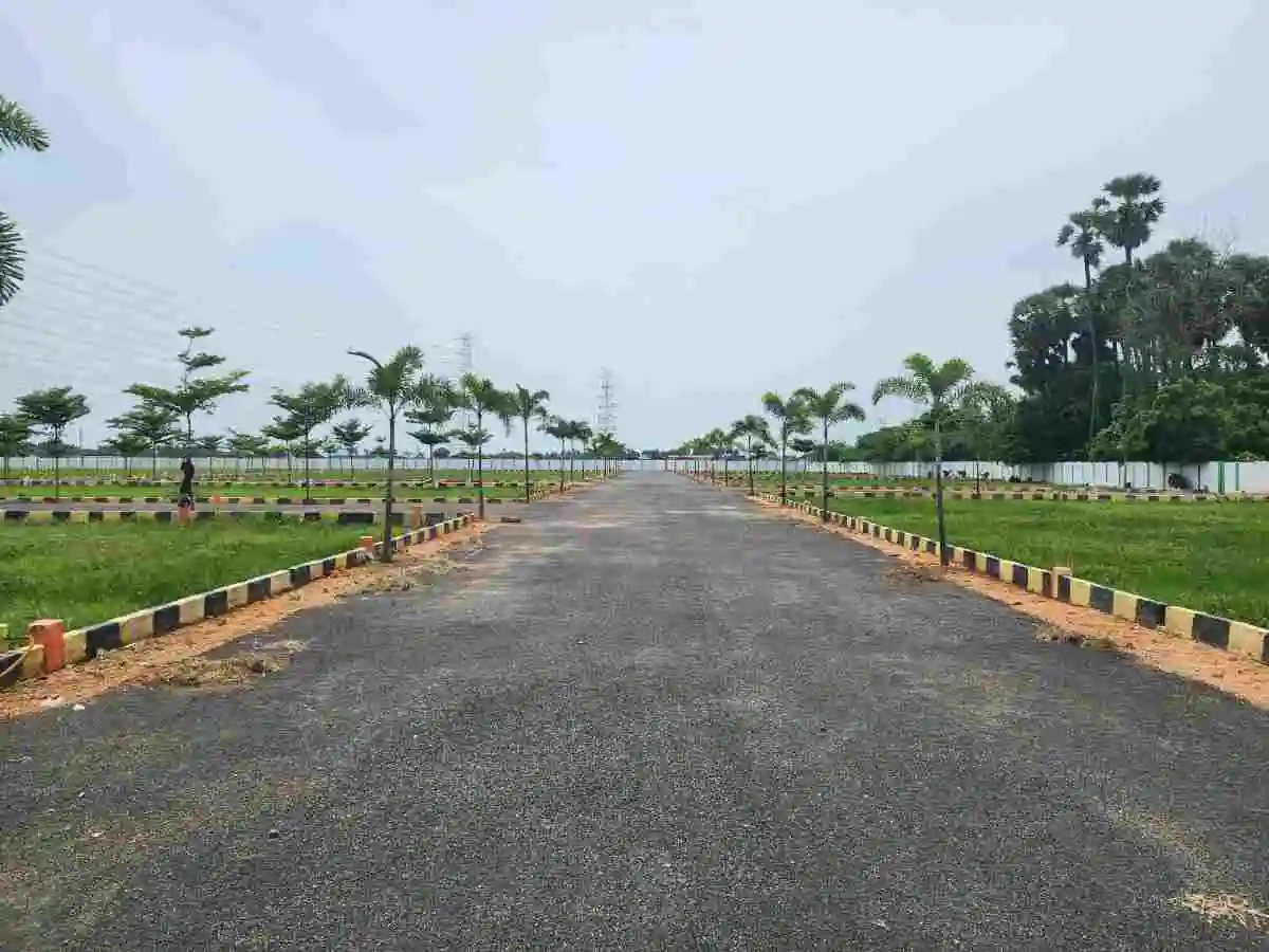 Thanigai Swarna Bhoomi Gnayiru