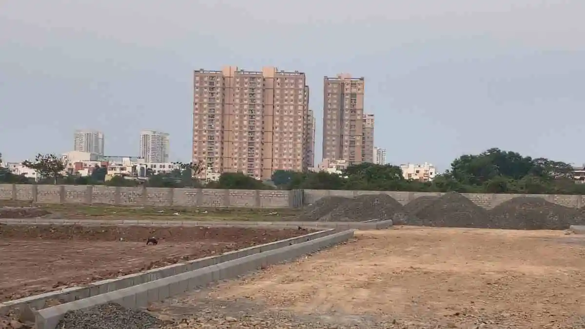 staar elite pheonix township phase 2 Siruseri